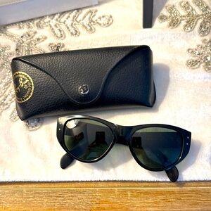 Ray Ban Vagabond black with case